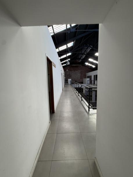 Alquiler | Importante local corporativo de 1.475 m² sobre Av. Gral. Flores-19