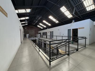 Alquiler | Importante local corporativo de 1.475 m² sobre Av. Gral. Flores