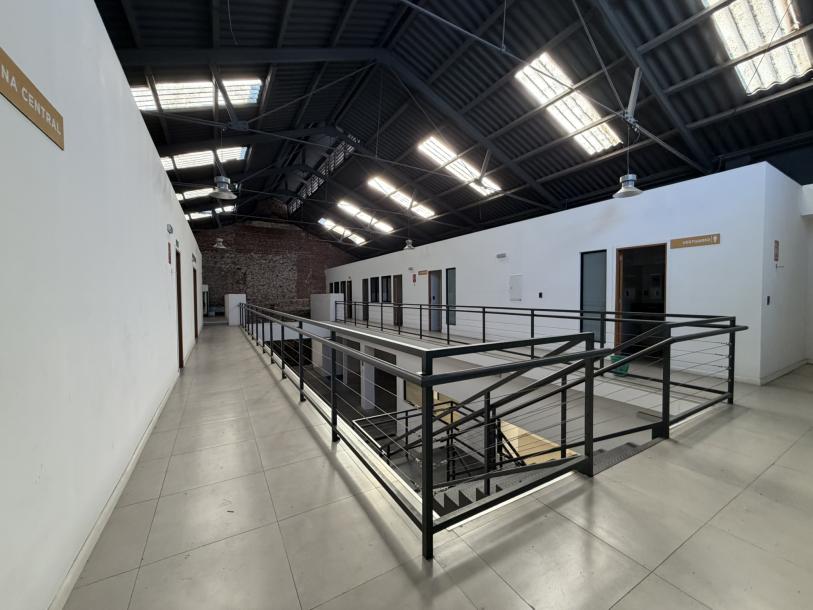 Alquiler | Importante local corporativo de 1.475 m² sobre Av. Gral. Flores-18