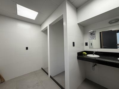 Alquiler | Importante local corporativo de 1.475 m² sobre Av. Gral. Flores