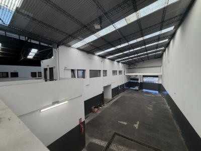 Alquiler | Importante local corporativo de 1.475 m² sobre Av. Gral. Flores
