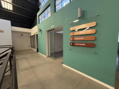 Alquiler | Importante local corporativo de 1.475 m² sobre Av. Gral. Flores