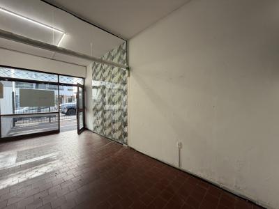 BARREIRO Y BERRO - 26M2 C/BAÑO Y KITCHENETTE