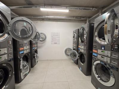 JACKSON Y CONSTITUYENTE  - MONOAMBIENTE - AMENITIES