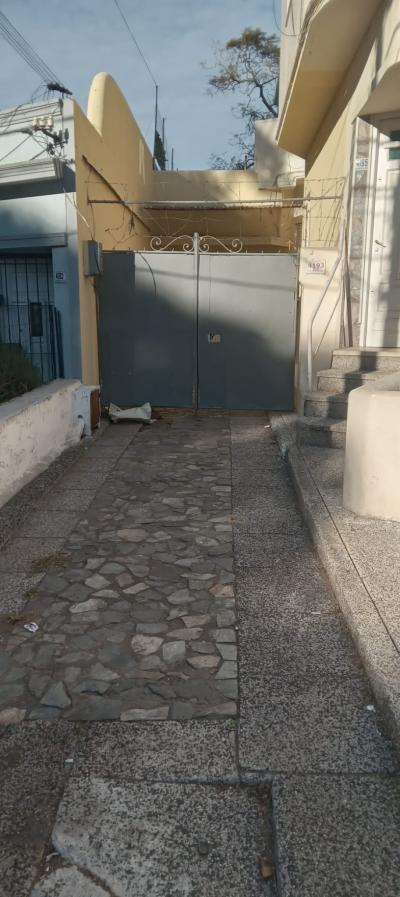 CARLOS DE LA VEGA Y B. RIQUET MONOAMBIENTE CON PATIO FRONTAL