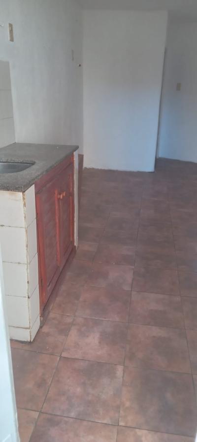 CARLOS DE LA VEGA Y B. RIQUET MONOAMBIENTE CON PATIO FRONTAL