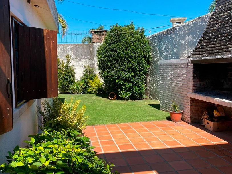 Muy buena casa en Carrasco próximo a Jude-13