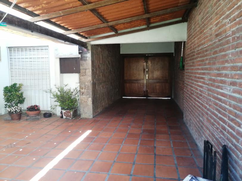 Muy buena casa en Carrasco próximo a Jude-10
