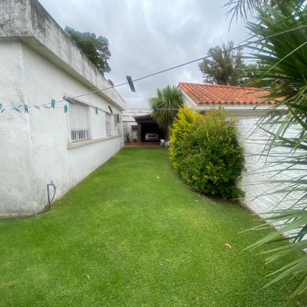 Muy buena casa en Carrasco próximo a Jude-13