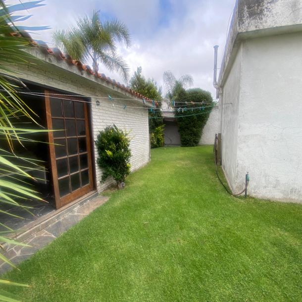 Muy buena casa en Carrasco próximo a Jude-12