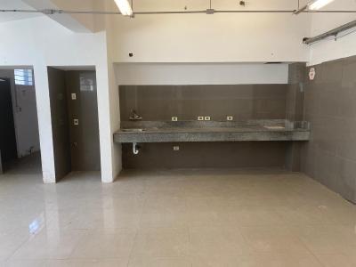 Muy buen local comercial y vivienda en la zona del Náutico