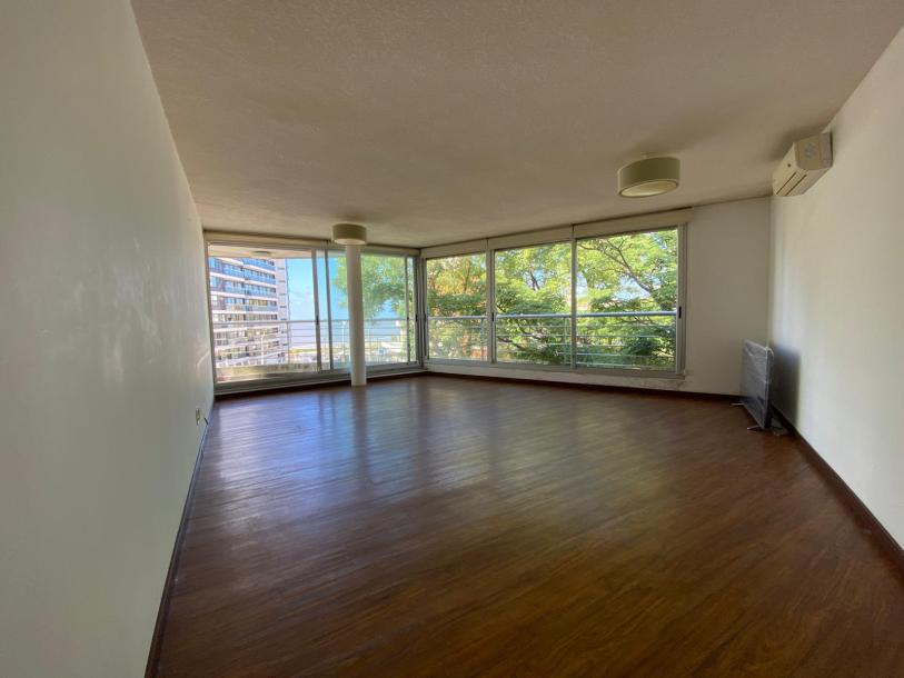 Precioso apto a metros rambla de Malvín-2