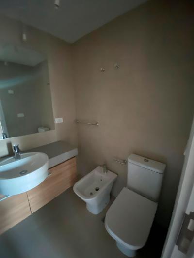 Muy buena opción de apartamento planta baja con jardín propio.