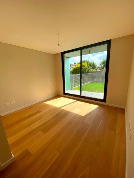 Muy buena opción de apartamento planta baja con jardín propio.-4