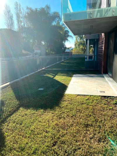 Muy buena opción de apartamento planta baja con jardín propio.