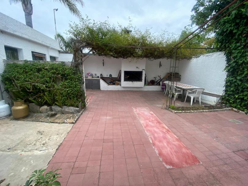 Excelente padrón único en zona Náutico a tres cuadras del mar-24