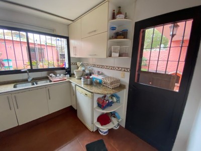 Amplia casa en venta en Punta Gorda