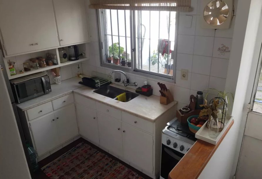 Muy linda casa en Carrasco, con espectacular fondo-27