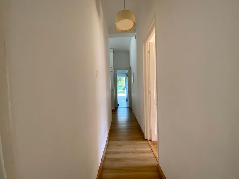 Muy linda casa en Carrasco, con espectacular fondo-4