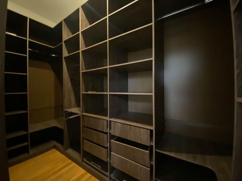 Muy linda casa en Carrasco, con espectacular fondo-11