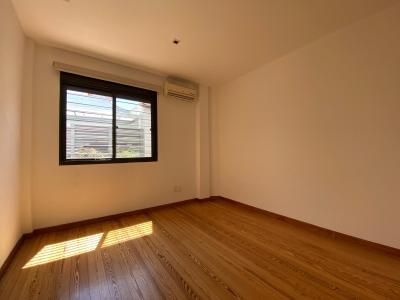 Muy linda casa en Carrasco, con espectacular fondo