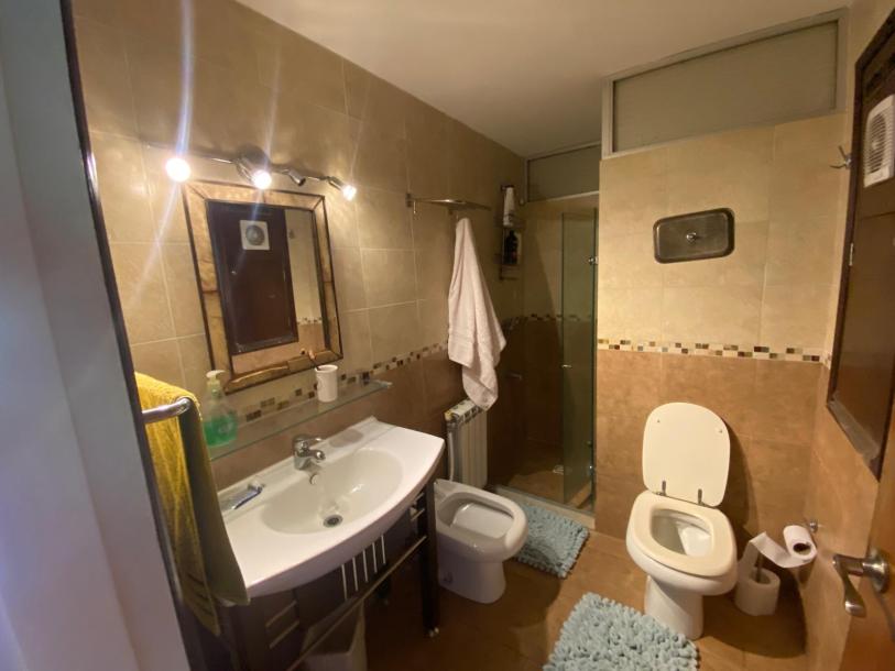 Excelente casa con espléndido fondo.-28