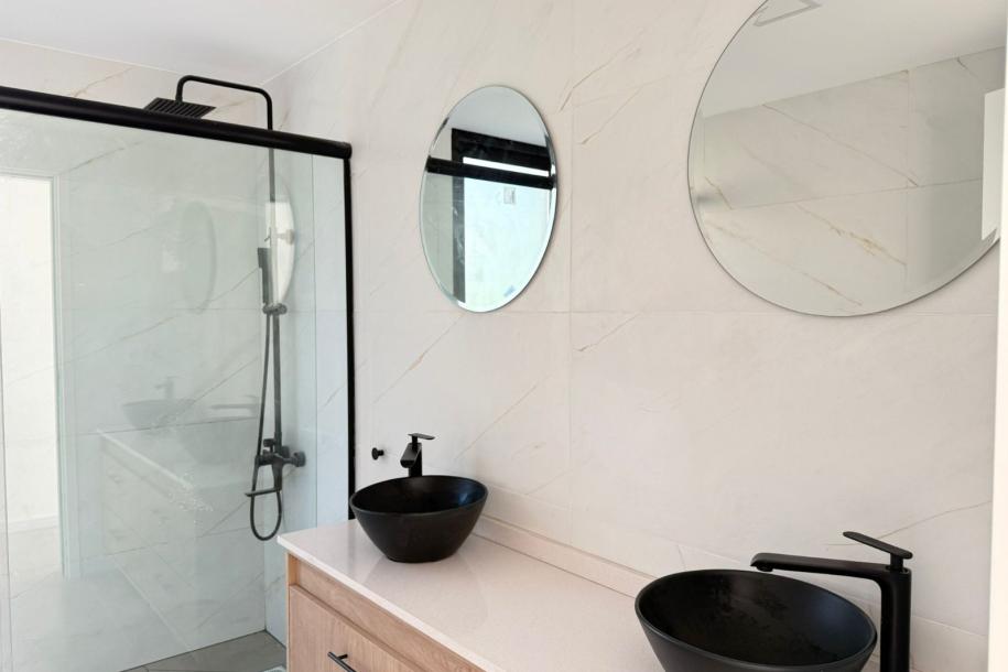 Muy linda casa  a estrenar en complejo  con mucha privacidad-11