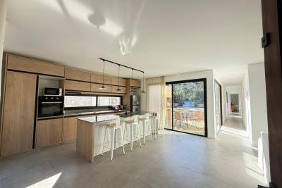 Muy linda casa  a estrenar en complejo  con mucha privacidad