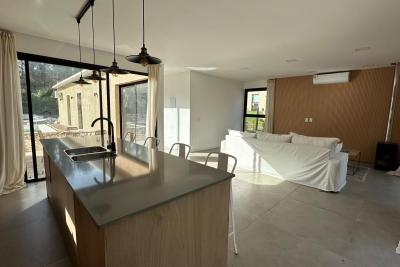 Muy linda casa  a estrenar en complejo  con mucha privacidad