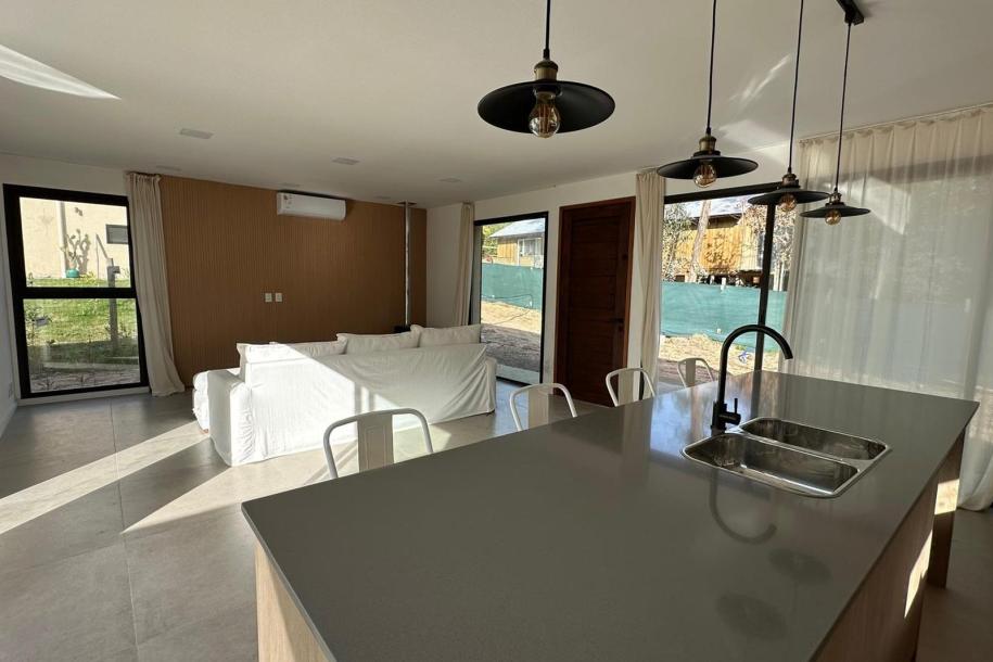 Muy linda casa  a estrenar en complejo  con mucha privacidad-6