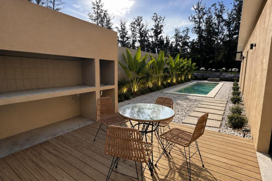Muy linda casa  a estrenar en complejo  con mucha privacidad-15