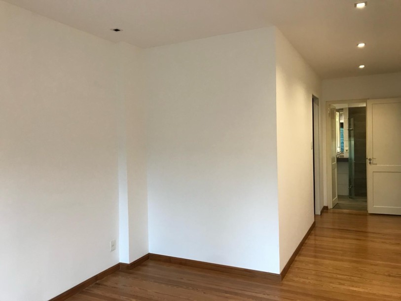 Muy linda casa en Carrasco, con espectacular fondo-4