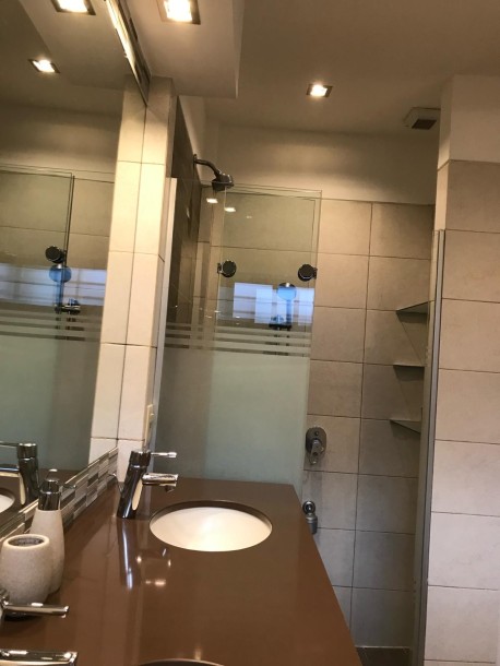 Muy linda casa en Carrasco, con espectacular fondo-15