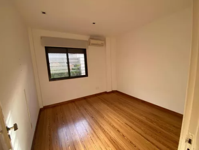 Muy linda casa en Carrasco, con espectacular fondo