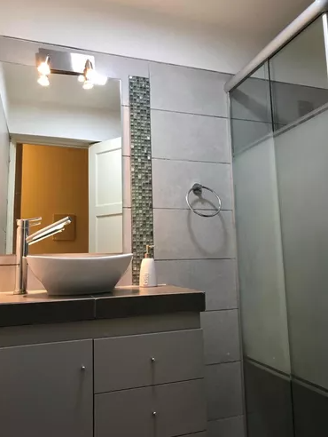 Muy linda casa en Carrasco, con espectacular fondo