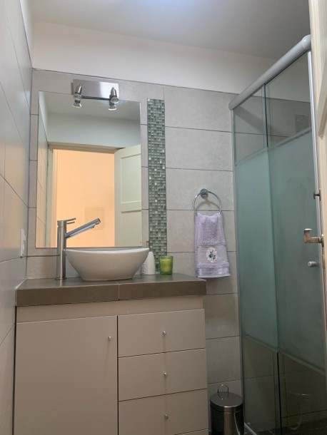 Muy linda casa en Carrasco, con espectacular fondo-22