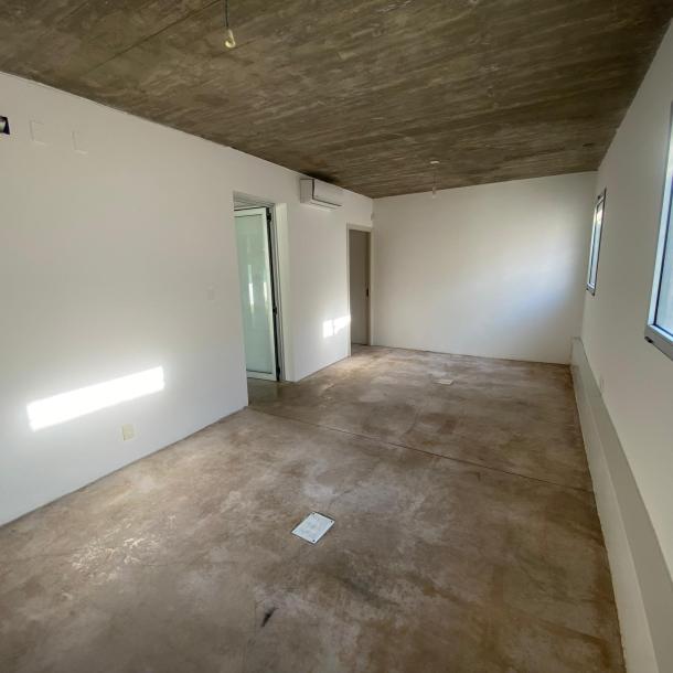 Alquiler de local de 110 m2 en Carrasco-6