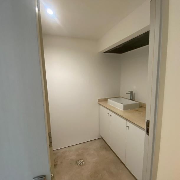 Alquiler de local de 110 m2 en Carrasco-10