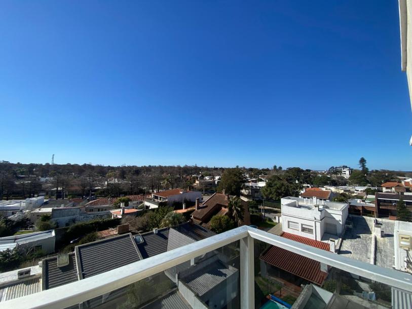 Alquiler en rambla de Punta  Gorda amueblado-10