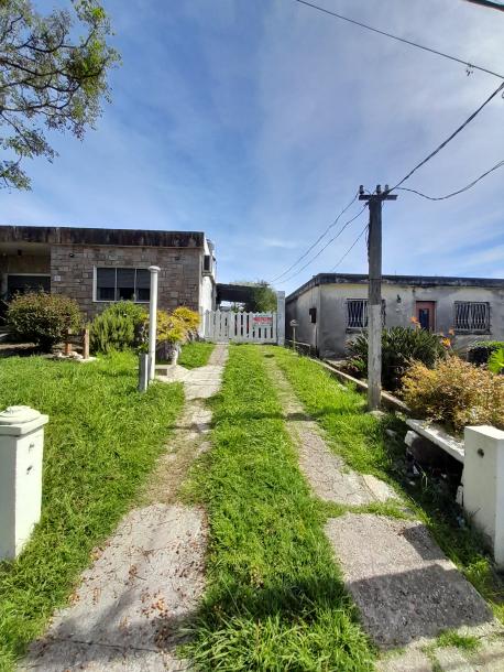 SE ALQUILA APARTAMENTO DE 2 DORMITORIOS - PUNTA DE RIELES-1