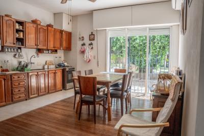 SE VENDE CASA EN PH DE 3 DORMITORIOS EN LA UNIÓN, A METROS DE 8 DE OCTUBRE.