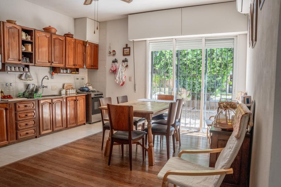 SE VENDE CASA EN PH DE 3 DORMITORIOS EN LA UNIÓN, A METROS DE 8 DE OCTUBRE.-4