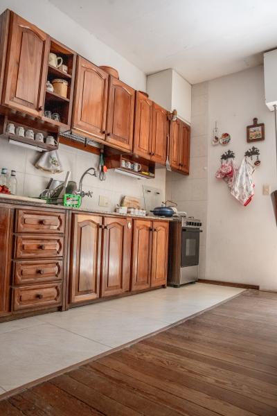 SE VENDE CASA EN PH DE 3 DORMITORIOS EN LA UNIÓN, A METROS DE 8 DE OCTUBRE.
