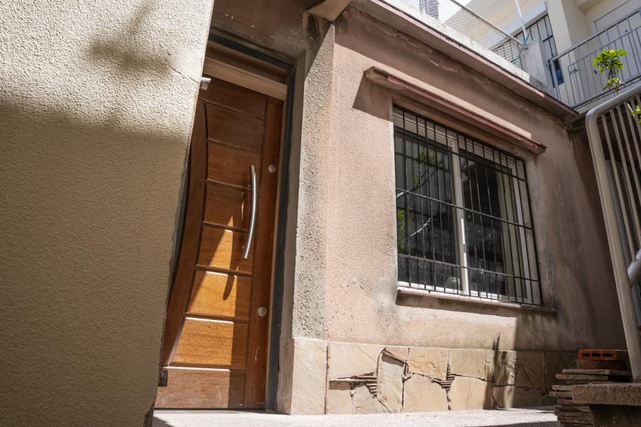 SE VENDE CASA EN PH DE 3 DORMITORIOS EN LA UNIÓN, A METROS DE 8 DE OCTUBRE.-1
