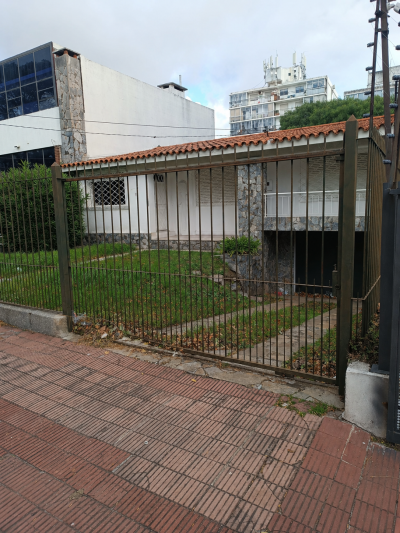 SE VENDE CASA 3 DORMITORIOS EN MALVÍN- EXCELENTE OPORTUNIDAD!