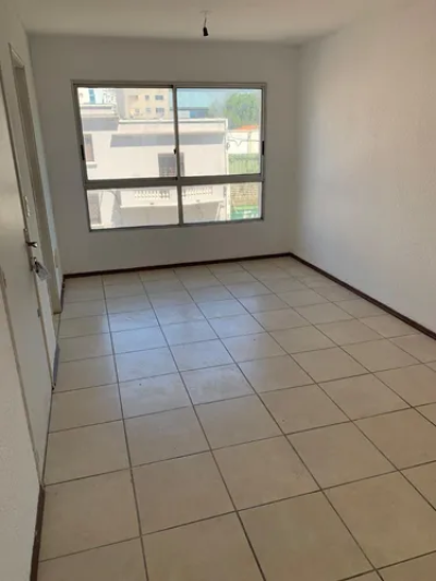 SE ALQUILA APARTAMENTO EN TRES CRUCES