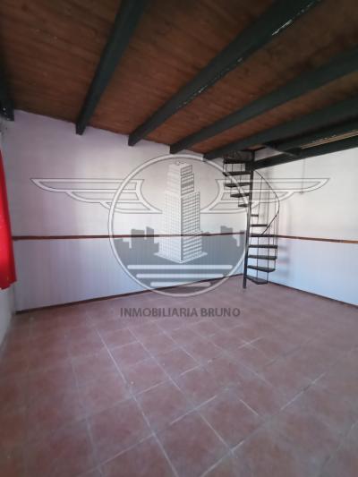 SE VENDE CASA 2 DORMITORIOS-JARDINES DEL HIPODROMO