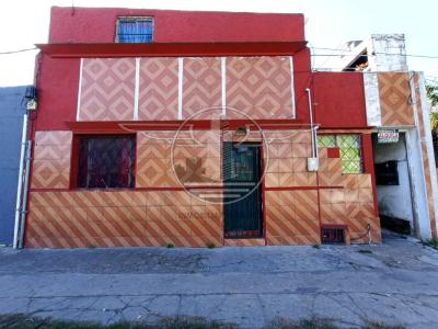 SE VENDE CASA 2 DORMITORIOS-JARDINES DEL HIPODROMO