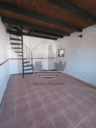 SE VENDE CASA 2 DORMITORIOS-JARDINES DEL HIPODROMO