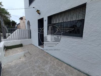 SE VENDE CASA DE 2 DORMITORIOS